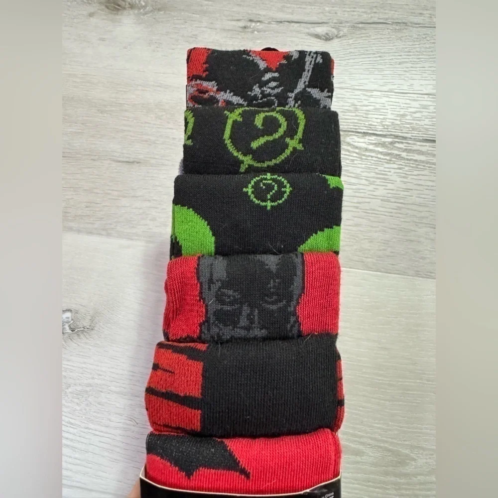 Set of 6 “The Batman” Crew Socks, NIB, Men’s Size 8-11